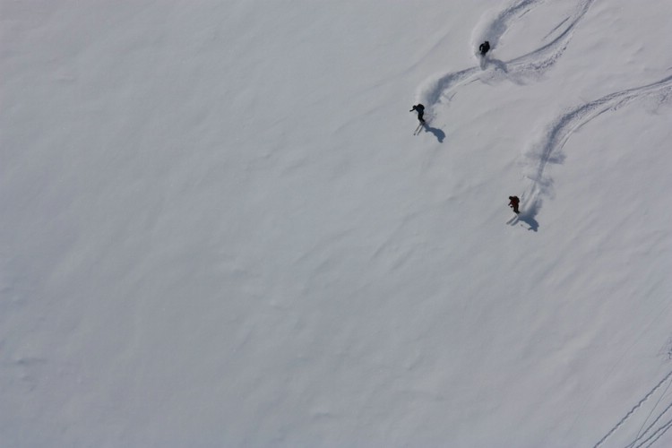 Bergführer, Helikopter, Piloten, alle Transfers, Unterkunft, alles dabei. Heliskiing in Schweden. Photo: Andreas Bengtsson 